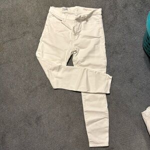 GAP white skinny jeans
